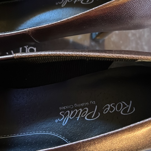 (188) NWT ladies brown heels by Walking Cradles. Size 6 1/2 medium - Picture 6 of 7